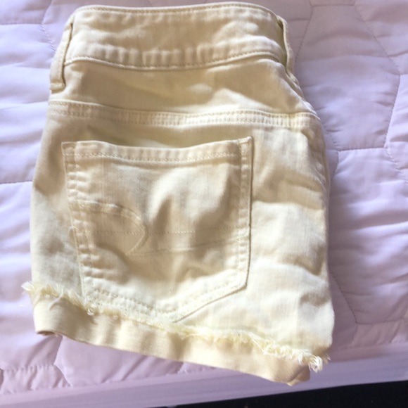 American eagle shorts yellow size 8 - Picture 2 of 4